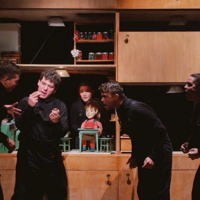 ruky velkosti orecha