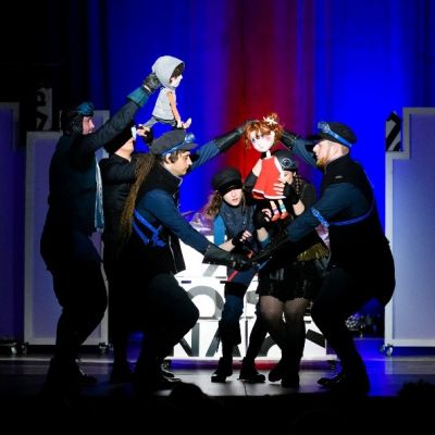 velka tovaren na slova